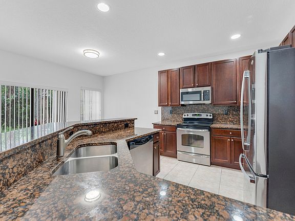5th image of 6077 Grand Cypress Circle W