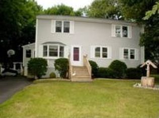29 Portsmouth Rd, Amesbury, MA 01913