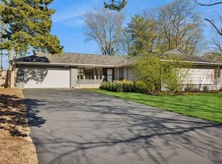 1045 Edgebrook Ln, Glencoe, IL 60022