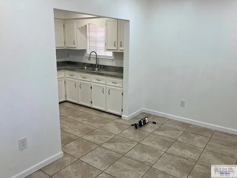 6846 Greystone Dr — Photo 4