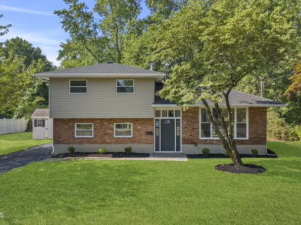 39 Koenig Lane, Freehold, NJ 07728