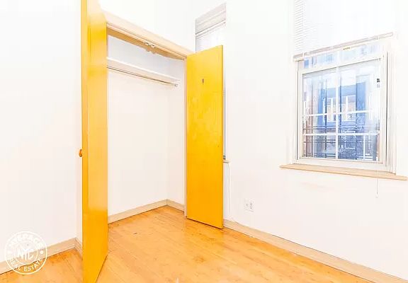 4th image of 304 Cooper St #6V