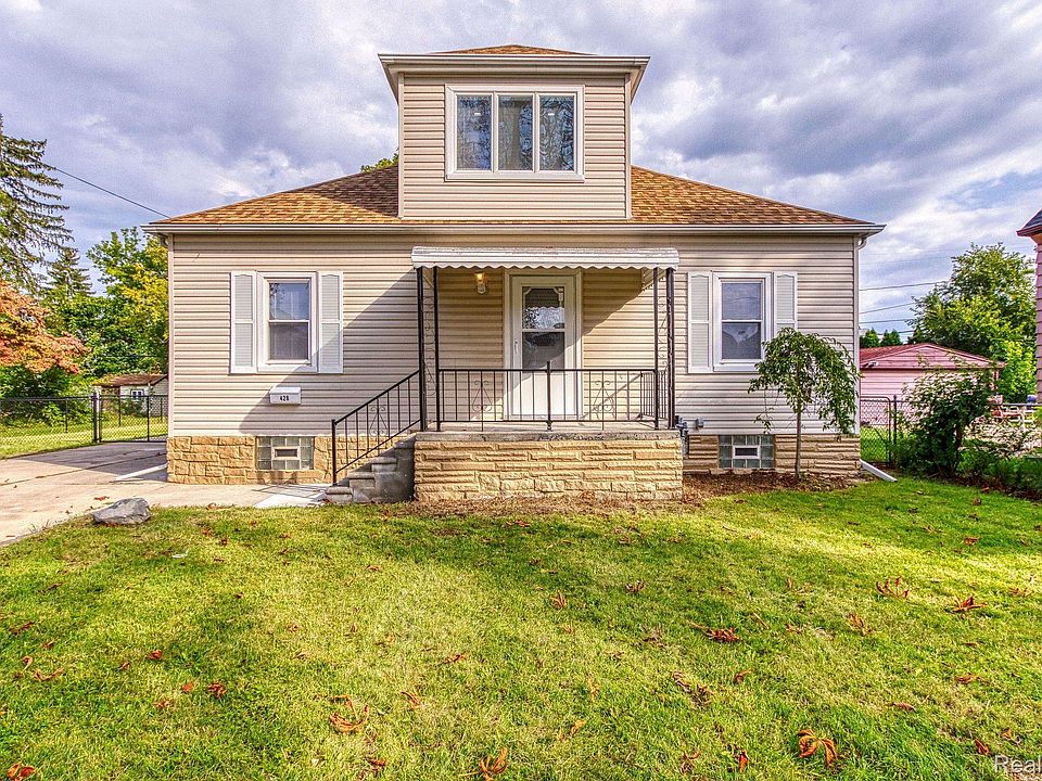 1st image of 428 Cedar St