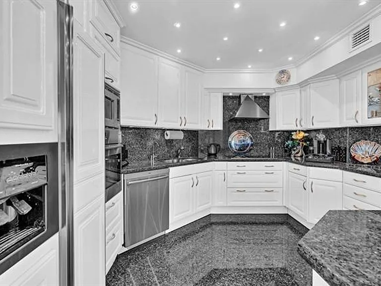3320 W 90th St #Townhouse 3320 — Photo 7