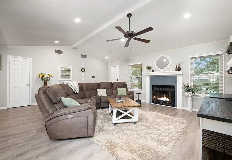 12719 Covington Trl — Photo 10