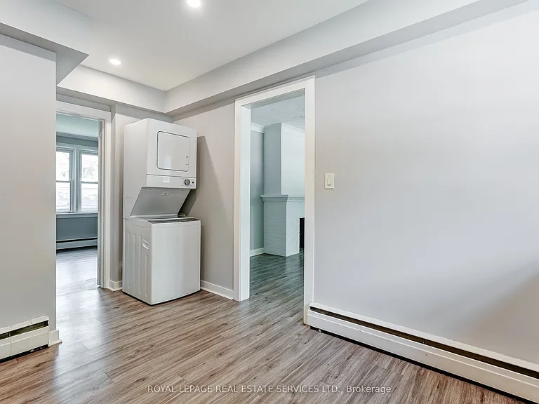 302 Maple Ave #MAIN FLOOR — Photo 14