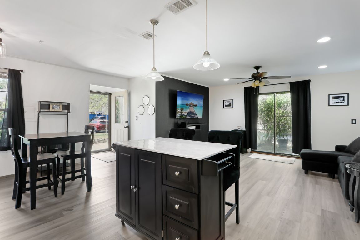 Larkspur Ln-0105-012.jpg
