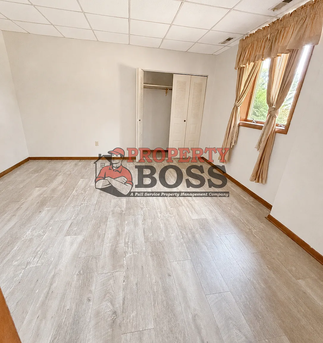 333 West 3rd Street Unit 2 Hobart - 1 — Photo 3