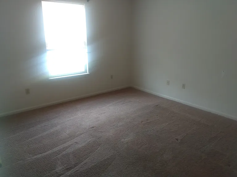 660 Westport Rd — Photo 5