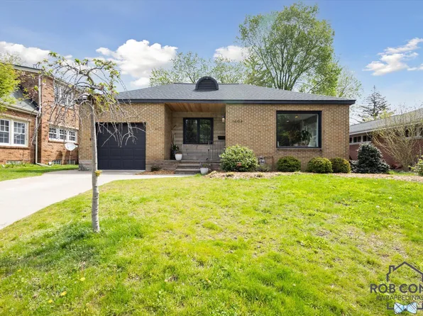 1404 Sheldon Rd, Grand Haven, MI 49417