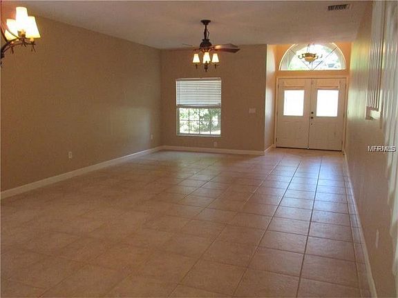 3rd image of 2944 Shannon Cir