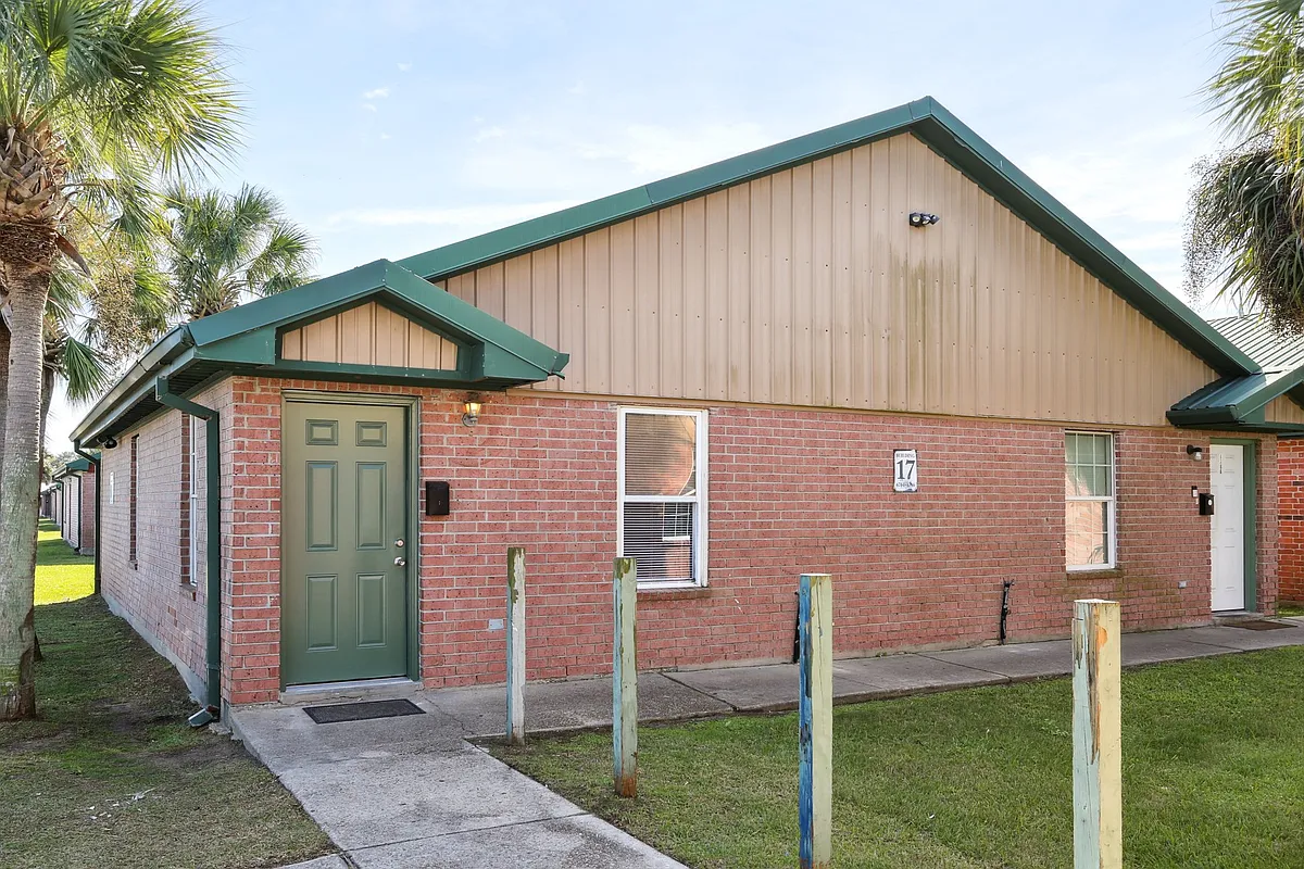 Primary Photo - 6774 Bundy Rd