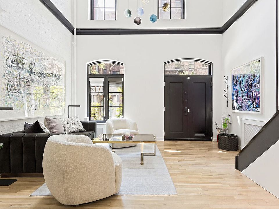 1st image of 209 W 22nd St #1