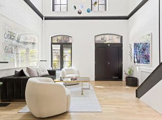 209 W 22nd St #1, New York, NY 10011