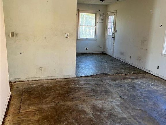 5th image of 212 Wilkes Cir
