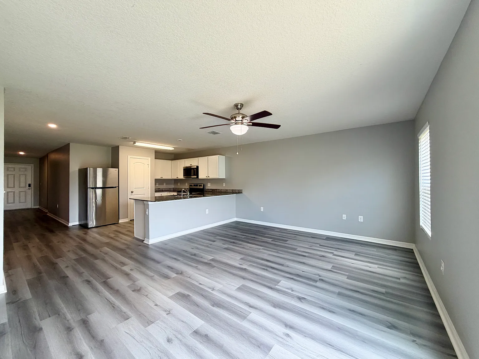 4 bed, 1400 sqft, $1,750 — Photo 3
