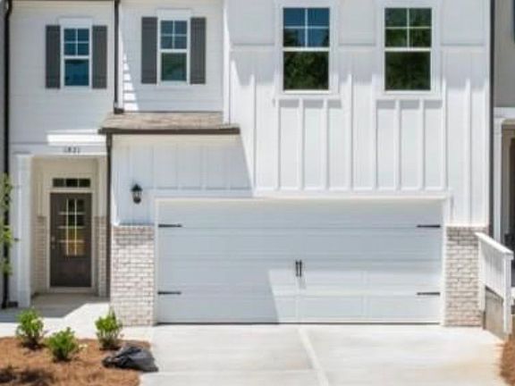 2nd image of 1821 Meadow Green Cir #1821