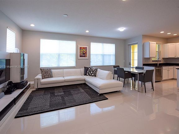 4th image of 12410 NW 33rd St #12410