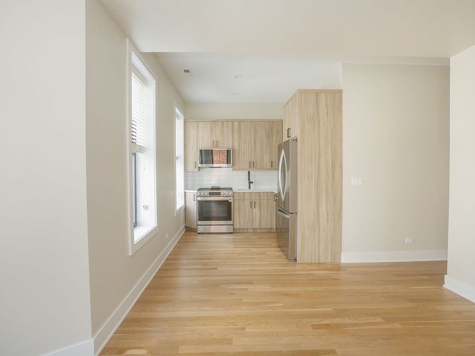 1st image of 2254 N Southport Ave #2R