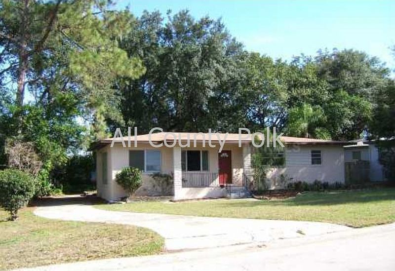 1st image of 634 Hillside Dr