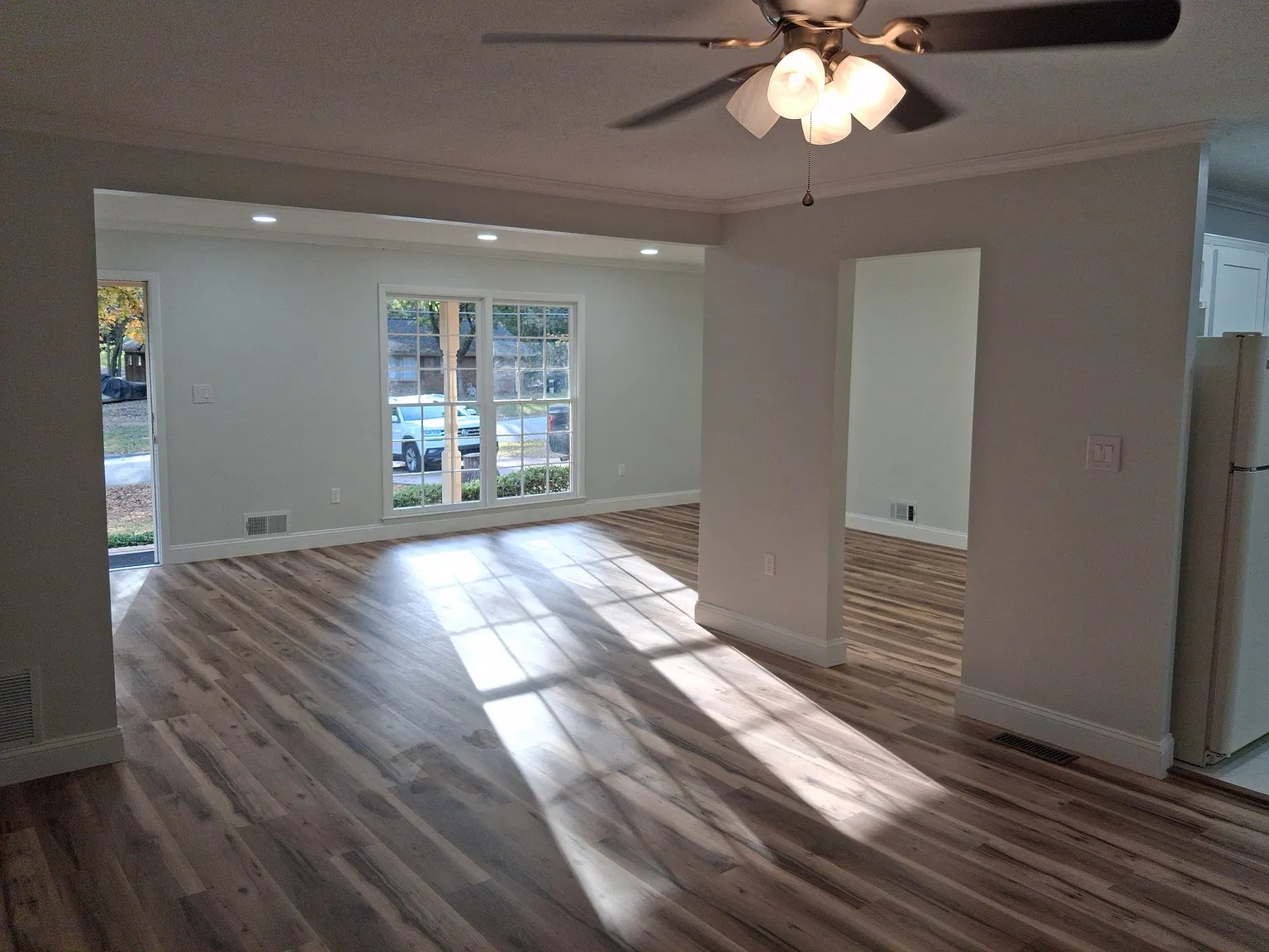 3 bed, 1948 sqft, $2,500 — Photo 4