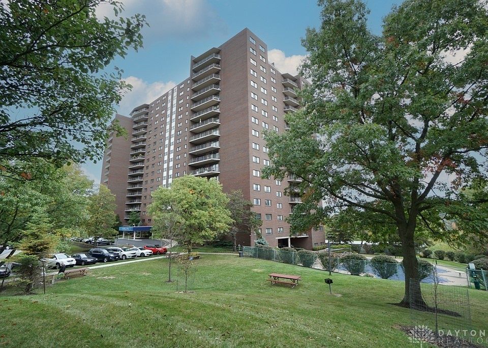 1st image of 5300 Hamilton Ave Unit 1209