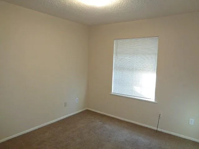 2 bed, 2.0 bath, 1118 sqft, $1,075 — Photo 3