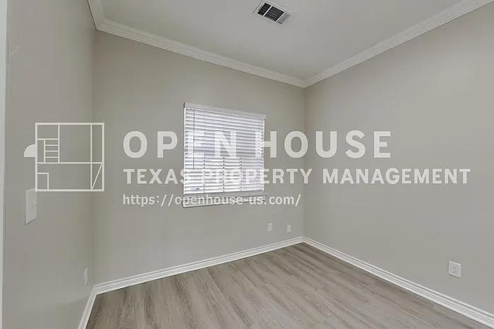 8101 Pacific St — Photo 6