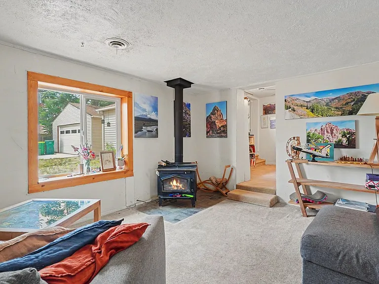 605 S Harlan St — Photo 3