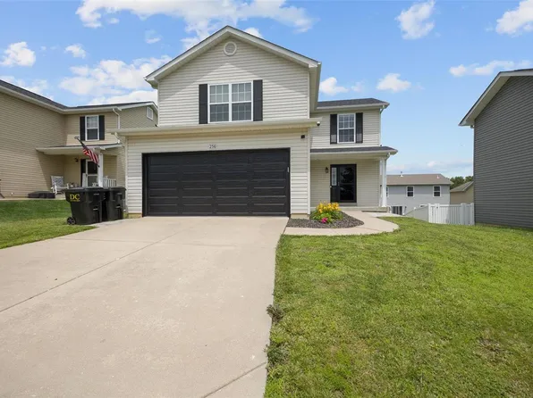 256 Equestrian Dr, Winfield, MO 63389