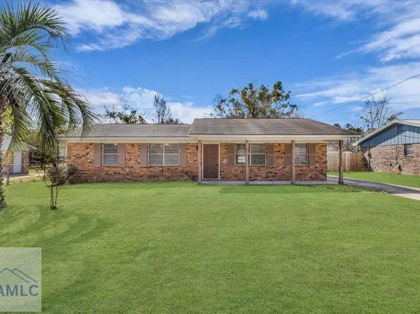 121 Deerwood Ct, Hinesville, GA 31313