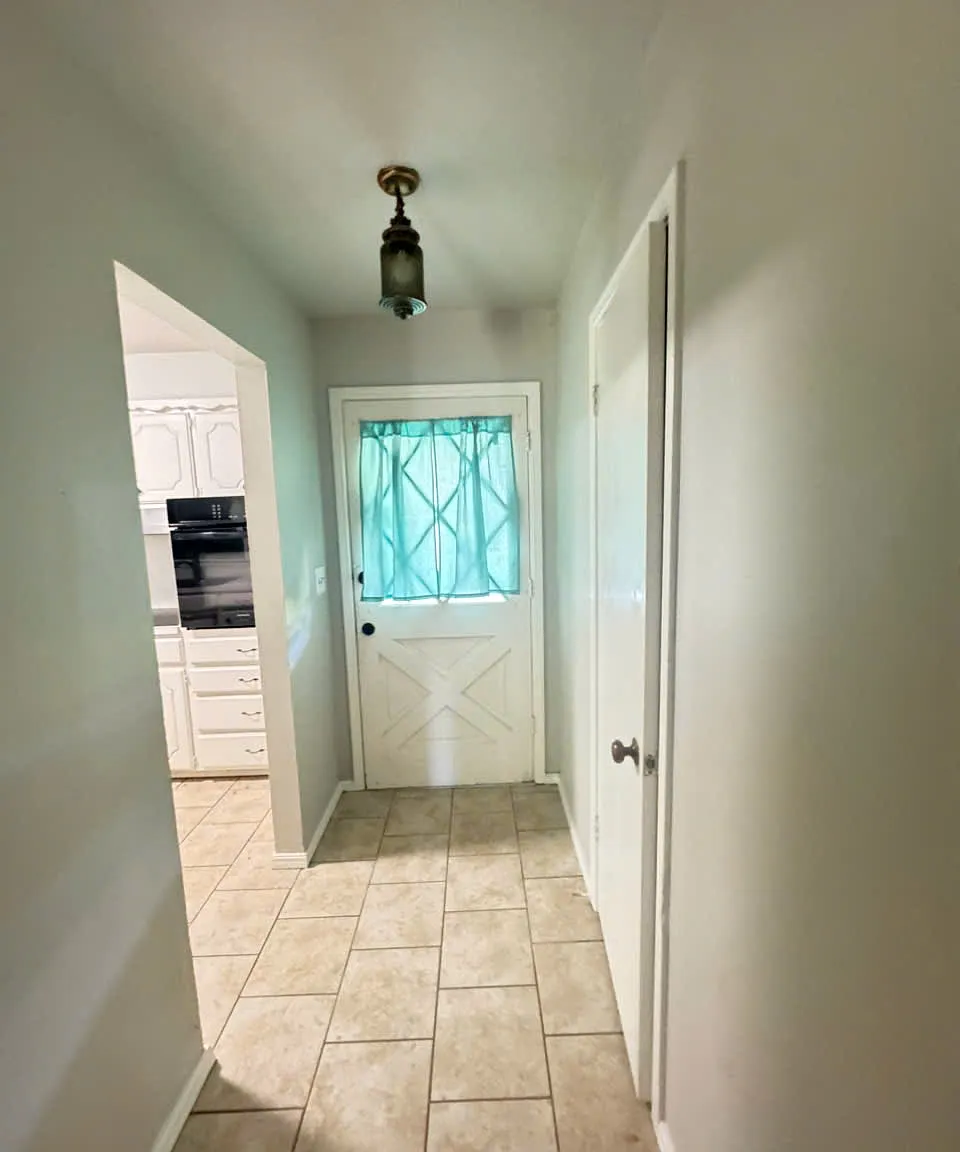 3 bed, 1395 sqft, $1,350 — Photo 2