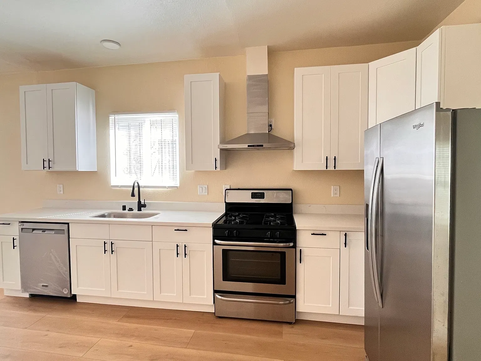 3 bed, 1.5 bath, 1150 sqft, $3,000 — Photo 4