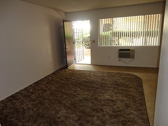 3rd image of 978 Peach Ave APT 3