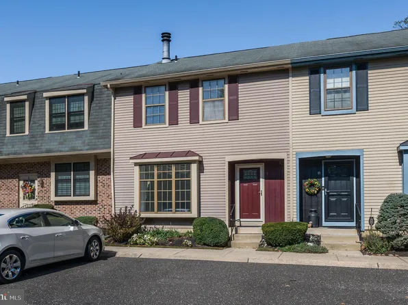 7 Crofton Cmns, Cherry Hill, NJ 08034