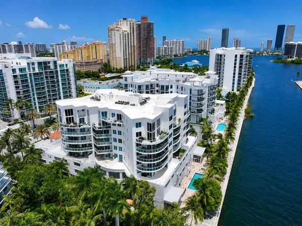 3000 NE 188th St APT 709, Miami, FL 33180