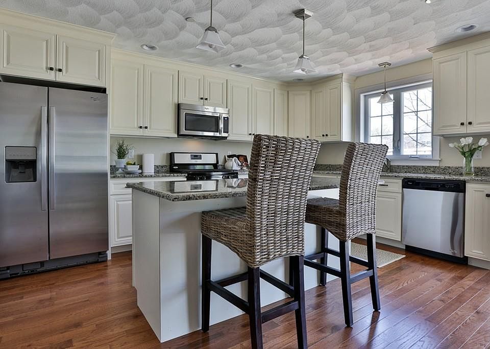 1st image of 106 E Main St #22