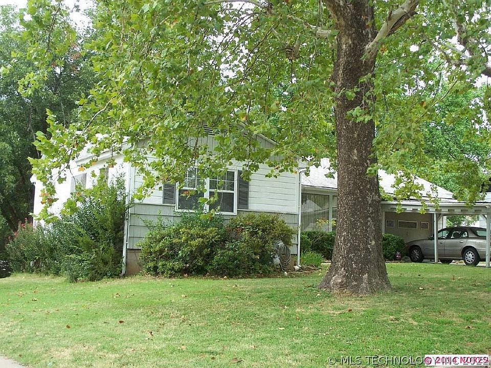 2nd image of 1112 N Maple Ave