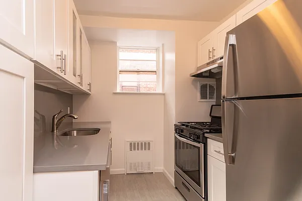 Rented by Rhona Realty | media 3