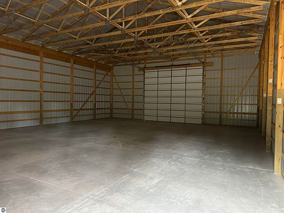 4th image of 5057 S Branch Rd