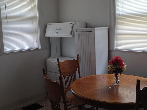 3rd image of 1616 Grandview Ave