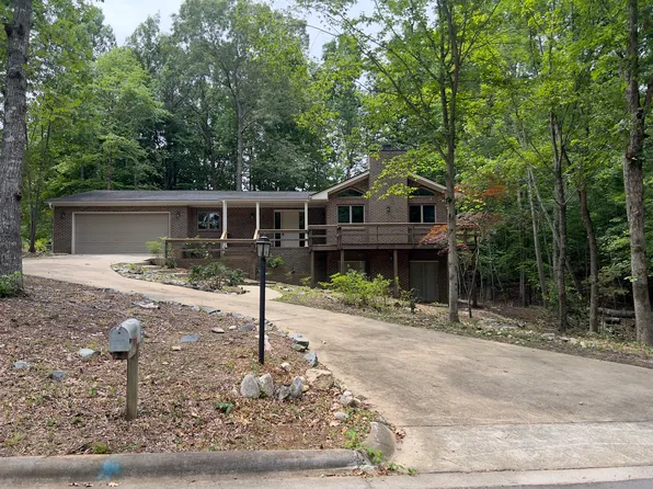303 Lake Pointe Dr, Roanoke Rapids, NC 27870
