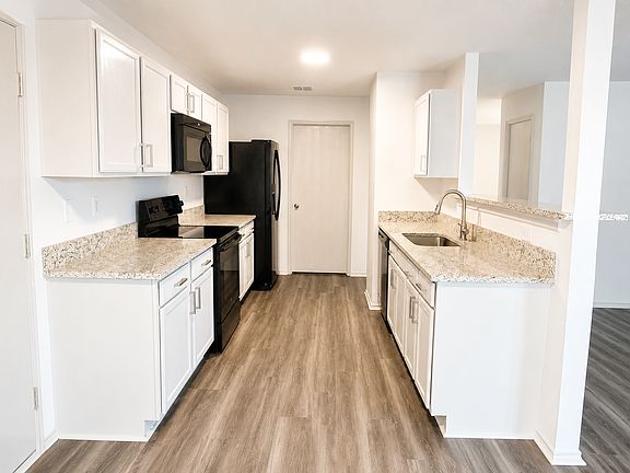 4th image of 1303 Quail Meadow Dr