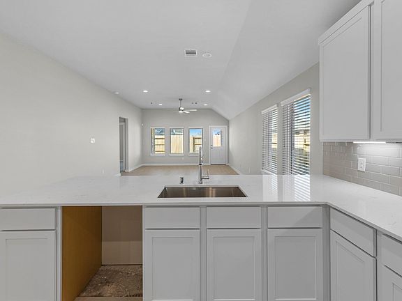 3rd image of 2113 Sunflower View St