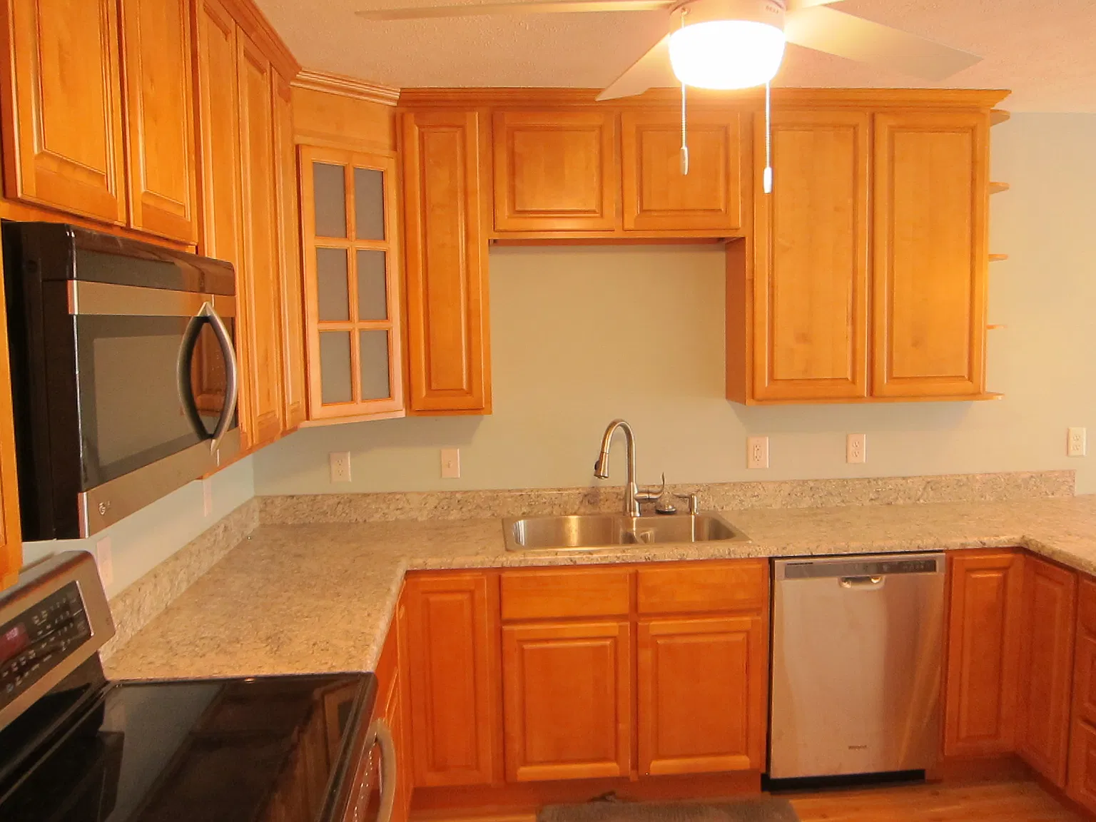 1 bed, 1.5 bath, 650 sqft, $1,450 — Photo 4