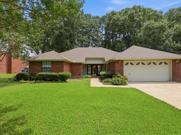 310 White Blossom Cir, Bryant, AR 72022