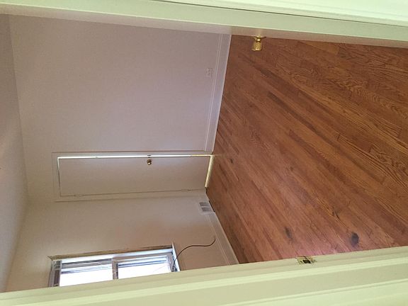 4th image of 4577 N McVicker Ave