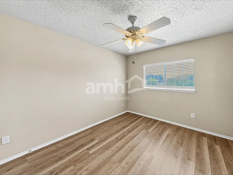 1417 Pine Ridge Rd — Photo 16