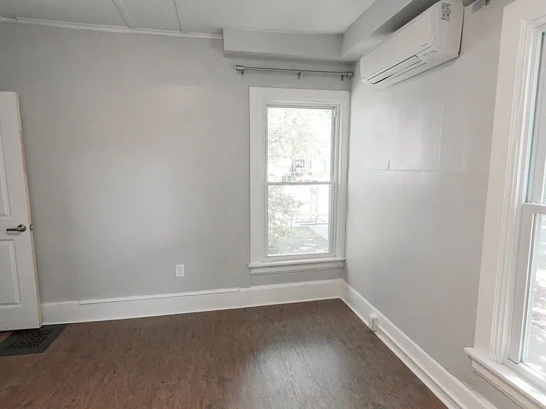 1002 N Aurora St — Photo 166