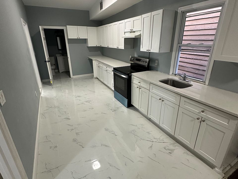 1st image of 152 S 10th St #2A